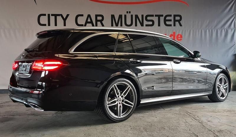 Gebraucht Mercedes E220 AMG 194 PS (142 kW) 2017 Schwarz Kombi
