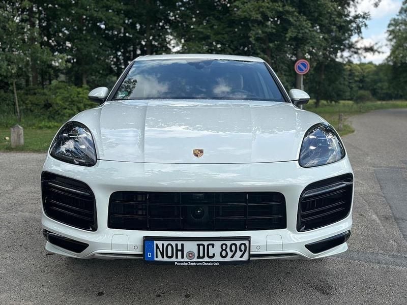 Weiß Gebraucht 2022 Porsche Cayenne Platinum Edition SUV | 74.899 € (Fairer Preis) - Bild 1/4