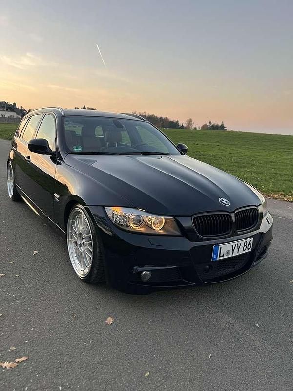 Gebraucht BMW 330 Sport Line 272 PS (200 kW) 2012 Kombi