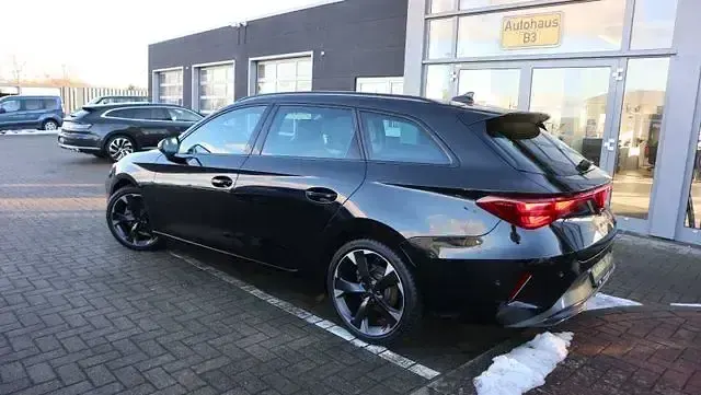 Second-hand Cupra Leon 150 CP (110 kW) 2024 Negru Berlinǎ