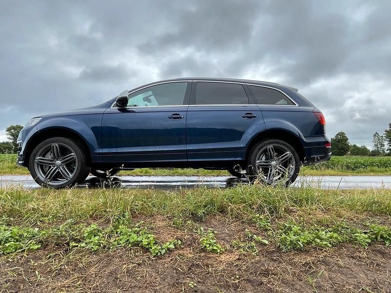 Blau Gebraucht 2008 Audi Q7 SUV | 26.900 € (Fairer Preis) - Bild 1/4