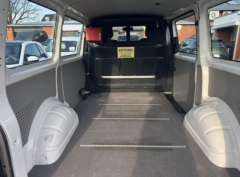 Second-hand VW Transporter 150 CP (110 kW) 2017 Alb Van