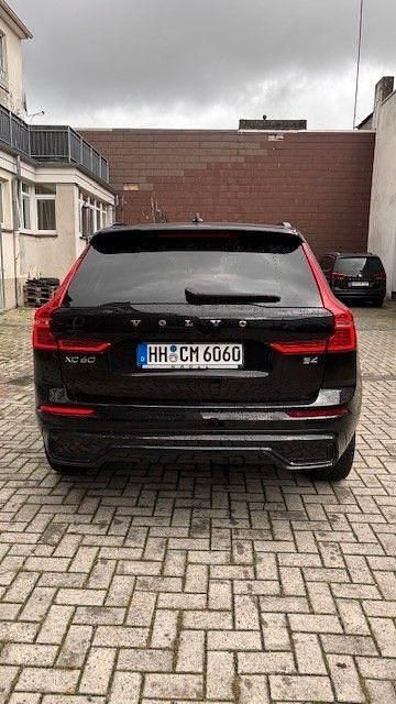 Gebraucht Volvo XC60 Plus 197 PS (144 kW) 2023 Schwarz SUV