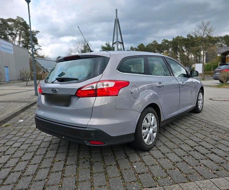Gebraucht Ford Focus 105 PS (77 kW) 2011 Kombi