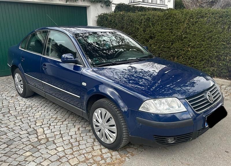 Gebraucht VW Passat 101 PS (74 kW) 2002 Blau Limousine