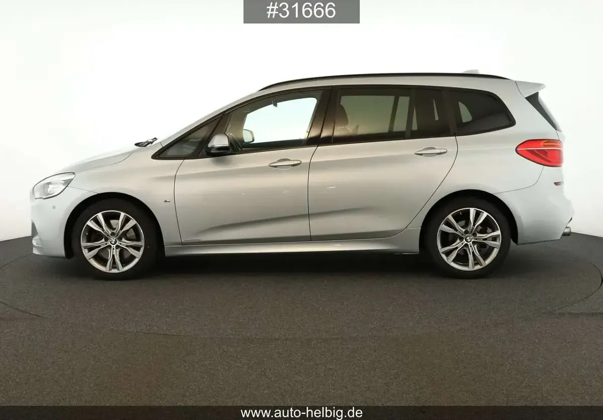Gebraucht BMW 220 Gran Tourer M Sport 192 PS (141 kW) 2018 Glaciersilber Van / Kleinbus