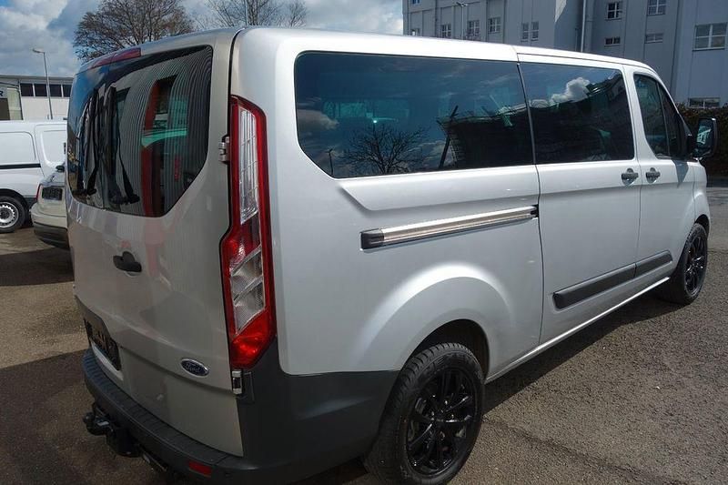 Gebraucht Ford Transit Trend 155 PS (114 kW) 2016 Silber Kombi