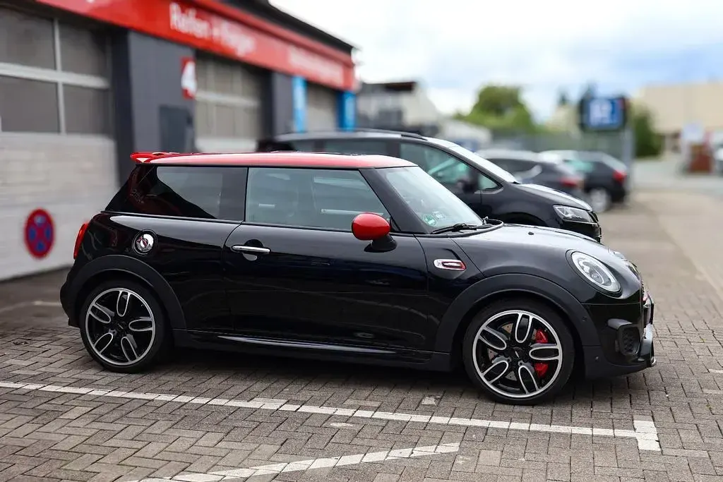 Używany Mini John Cooper Works 231 KM (169 kW) 2016 Czarny Hatchback