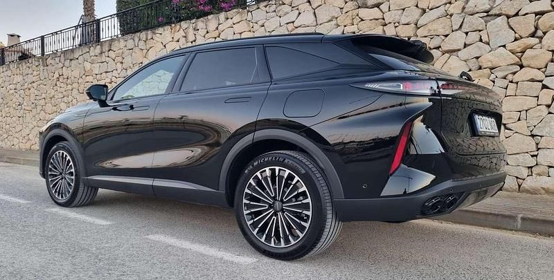 Gebraucht Omoda 9 537 PS (394 kW) 2025 Schwarz SUV