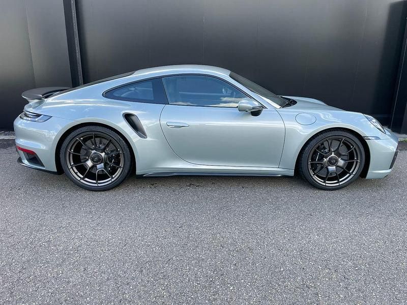 Neu Porsche 911 Turbo S 650 PS (478 kW) 2025 Silber