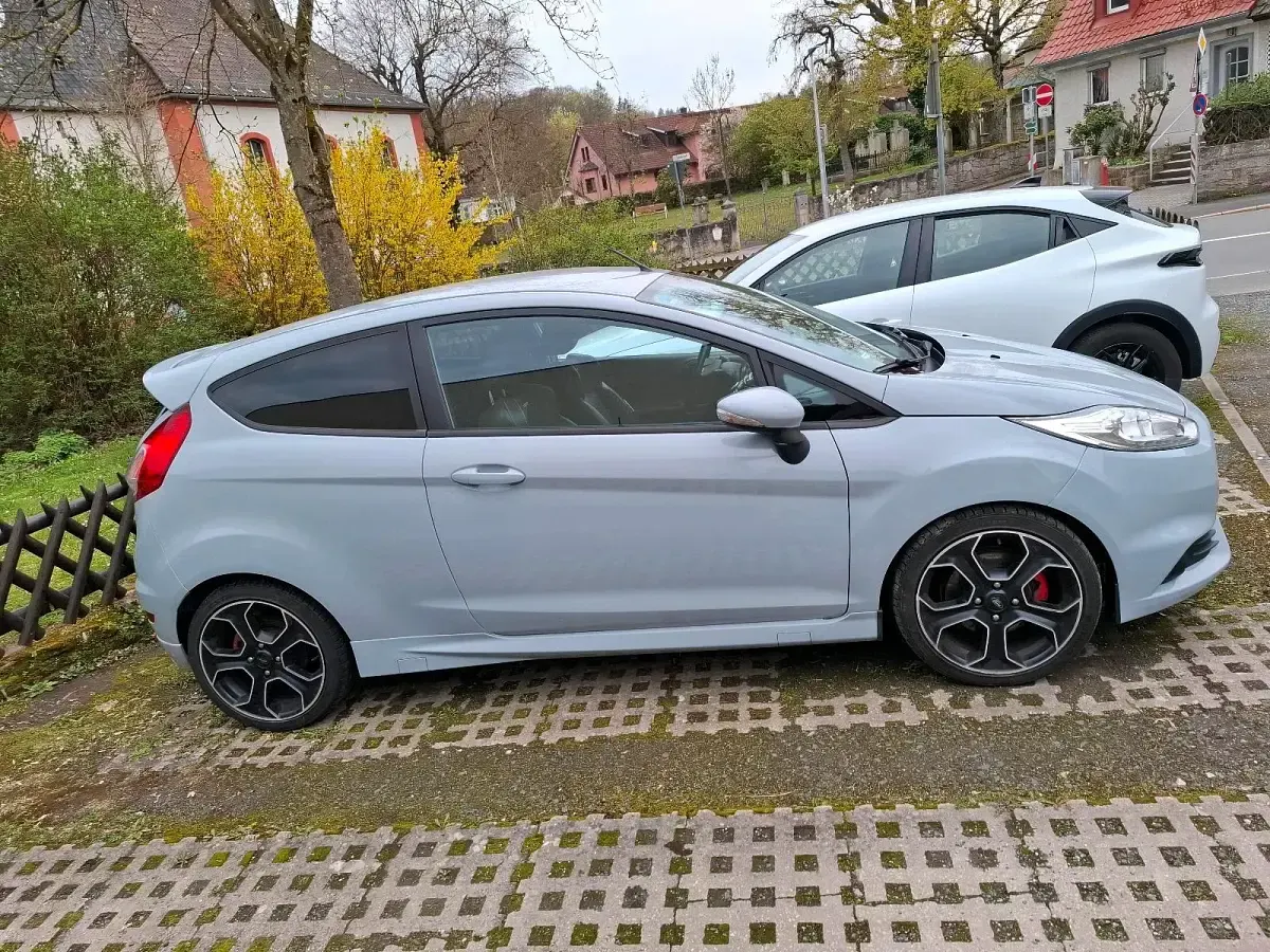 Używany Ford Fiesta ST200 200 KM (147 kW) 2016 Szary Hatchback