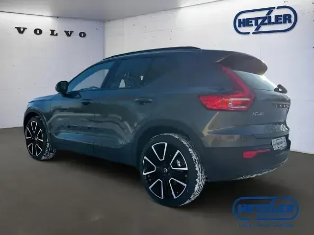 Gebraucht Volvo XC40 Ultra 197 PS (144 kW) 2026 Forest lake / metallic SUV