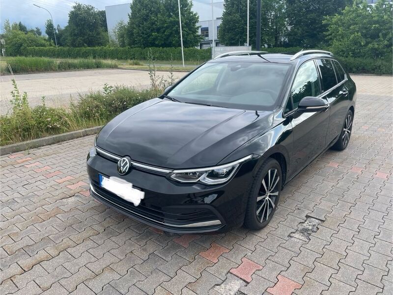 Grau Gebraucht 2024 VW Golf VIII Move Kombi | 22.999 € (Superpreis) - Bild 1/4