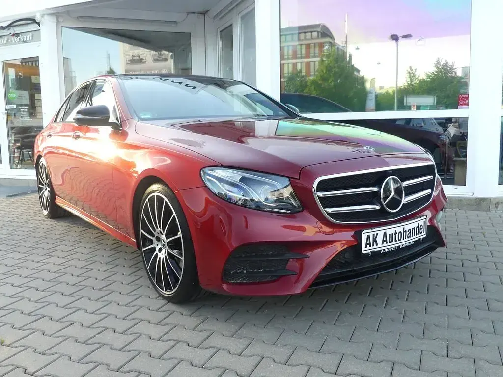 Gebraucht Mercedes E350 AMG line 258 PS (189 kW) 2019 Rot Limousine