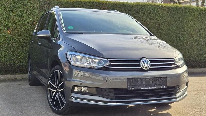 Gebraucht VW Touran Highline 150 PS (110 kW) 2017 Grau Van / Kleinbus
