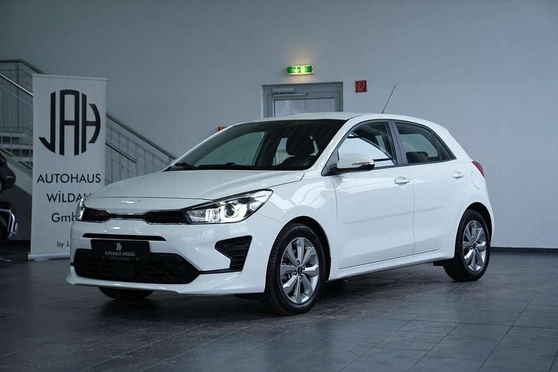 Gebraucht Kia Rio Vision 84 PS (61 kW) 2022 (ud) schneeweiss Kleinwagen