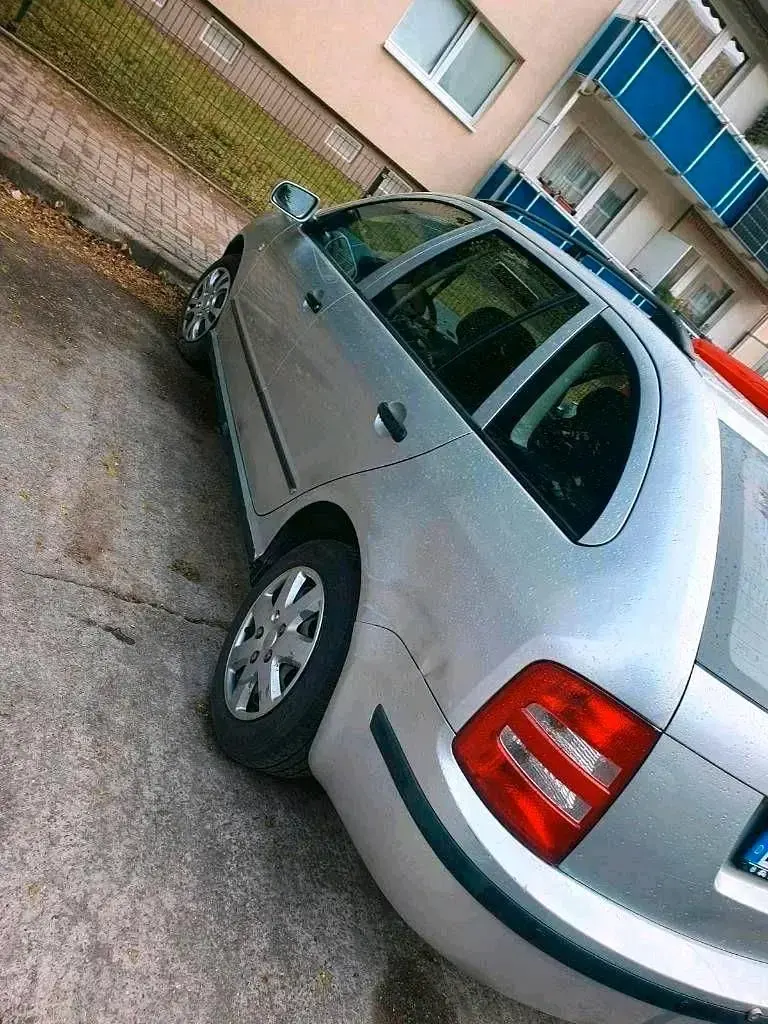 Gebraucht Skoda Fabia 75 PS (55 kW) 2004 Silber Limousine