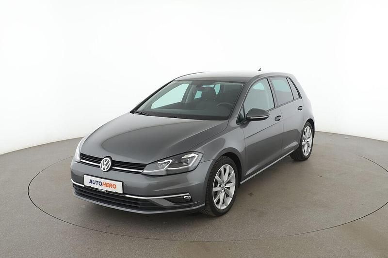 Grau Gebraucht 2017 VW Golf VII Highline Limousine | 18.070 € (Fairer Preis) - Bild 1/4
