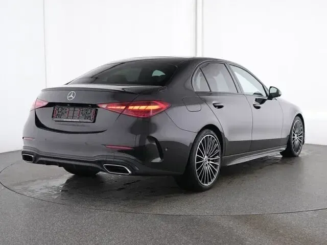 Gebraucht Mercedes C300 AMG 265 PS (194 kW) 2025 Lack obsidianschwarz Limousine