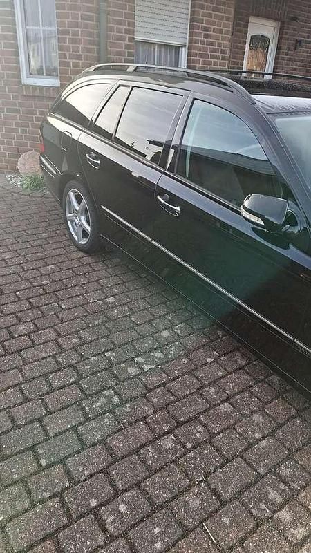 Gebraucht Mercedes E220 Elegance 170 PS (125 kW) 2009 Schwarz Kombi