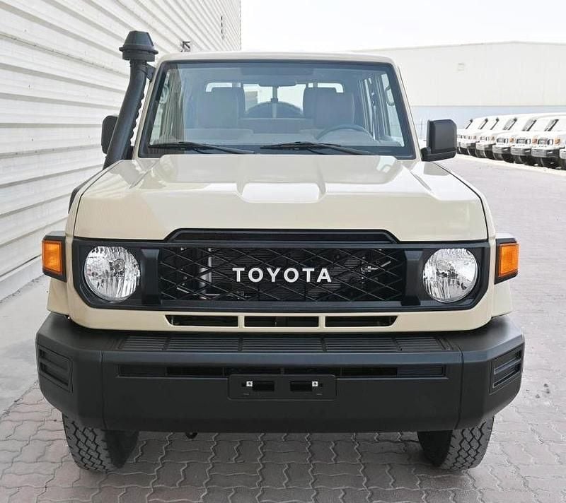 Neu Toyota Land Cruiser Basis 231 PS (169 kW) 2025 Beige SUV
