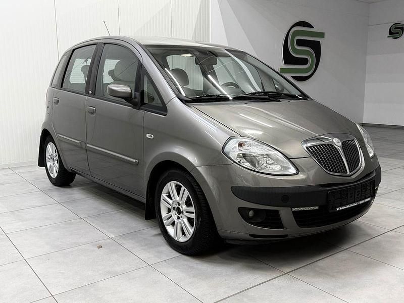 Gebraucht Lancia Musa 95 PS (69 kW) 2007 Grau Van / Kleinbus