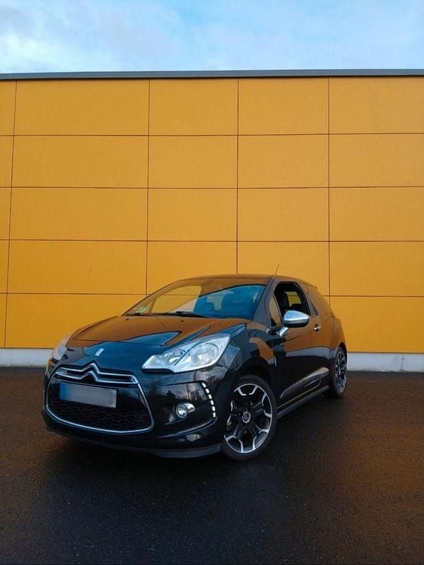 Schwarz Gebraucht 2011 Citroën DS3 Sport Chic Kleinwagen | 3.500 € (Superpreis) - Bild 1/4
