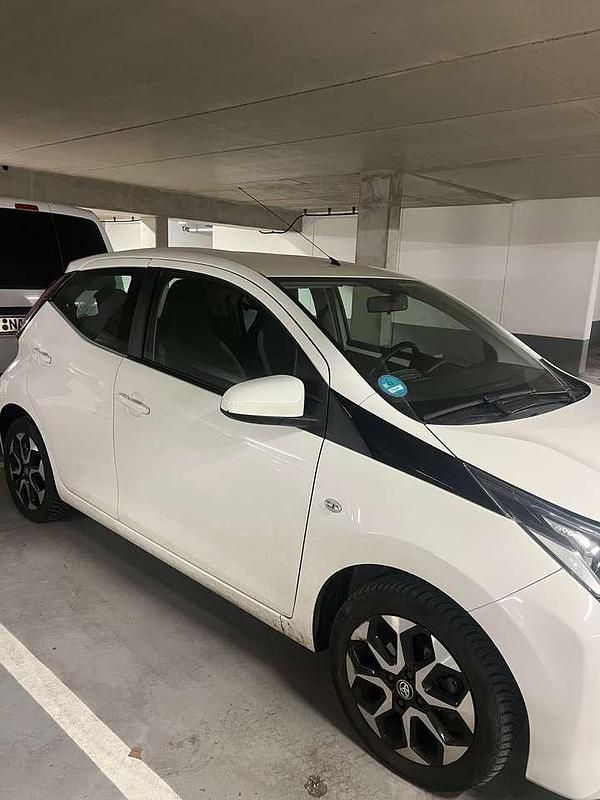 Gebraucht Toyota Aygo X-clusiv 72 PS (52 kW) 2019 Weiß Kleinwagen