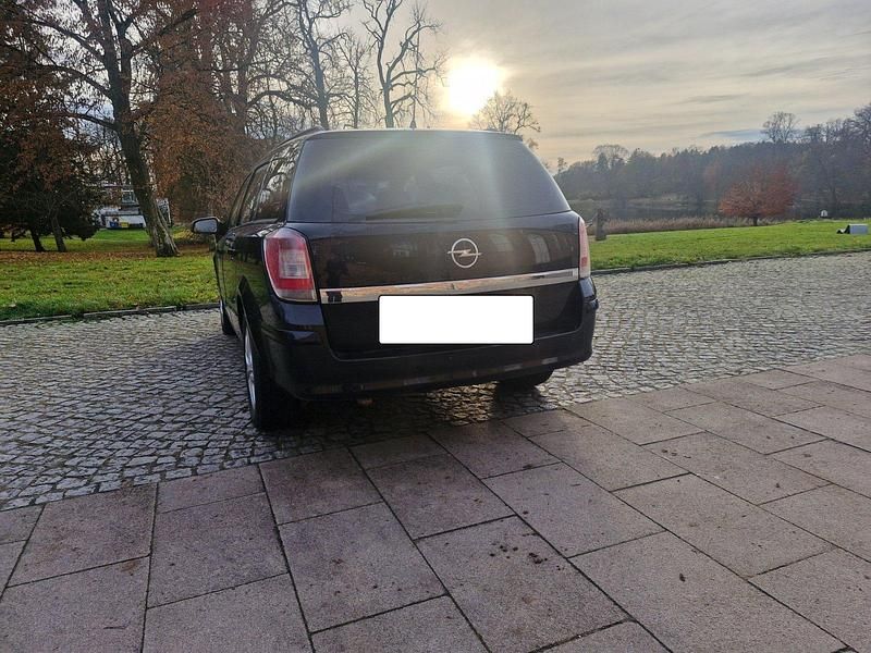 Gebraucht Opel Astra 116 PS (85 kW) 2007 Schwarz Kombi