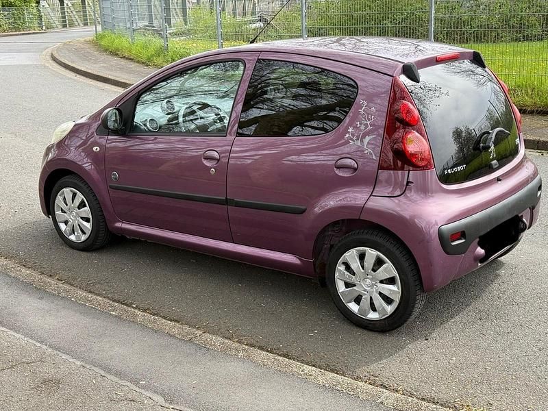 Gebraucht Peugeot 107 Envy 68 PS (50 kW) 2012 Violet Kleinwagen
