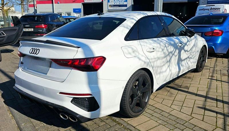 Gebraucht Audi S3 Comfort 310 PS (228 kW) 2022 Weiß Limousine