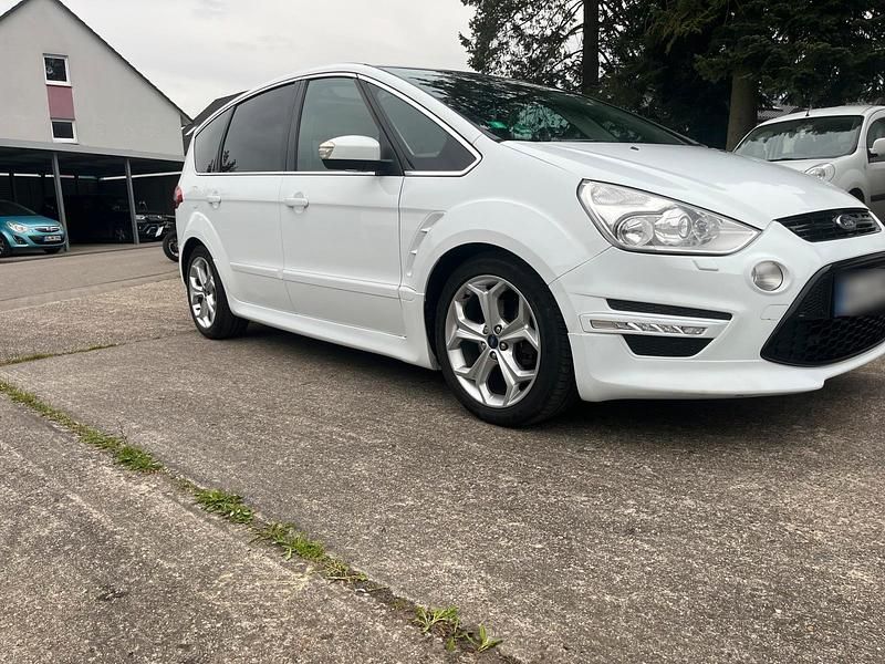 Second-hand Ford S-MAX Titanium 2014 Monovolum