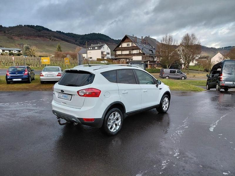 Gebraucht Ford Kuga Trend 140 PS (102 kW) 2011 Weiß SUV