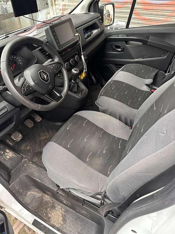 Gebraucht Renault Trafic Komfort 131 PS (96 kW) 2022 Weiß Van / Kleinbus