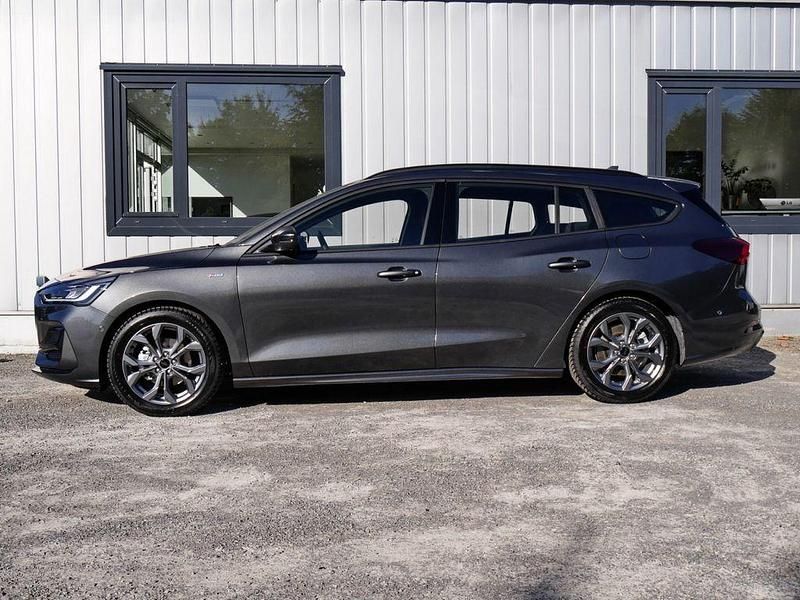 Neu Ford Focus ST-Line 125 PS (91 kW) 2025 Grau Kombi