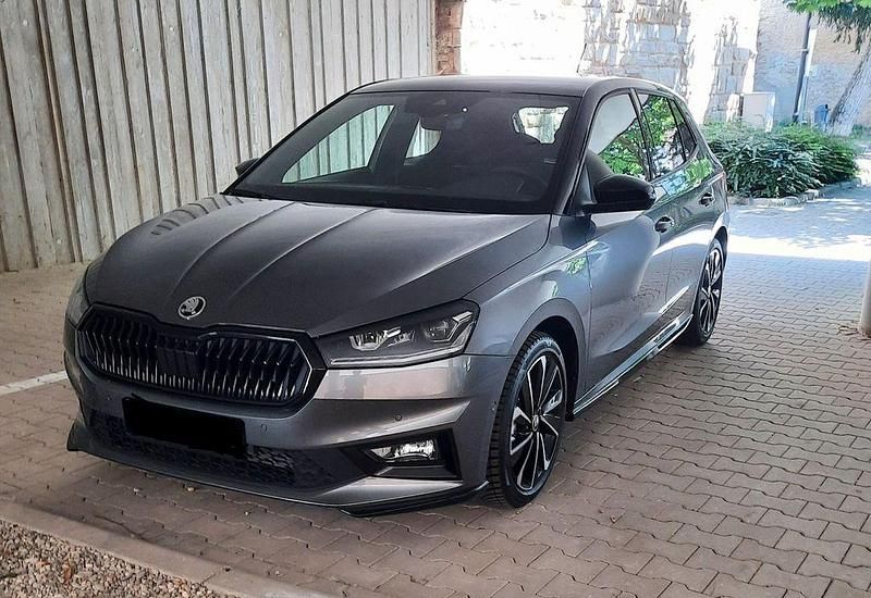 Grau Gebraucht 2025 Skoda Fabia Monte Carlo Kleinwagen | 22.800 € (Guter Preis) - Bild 1/4