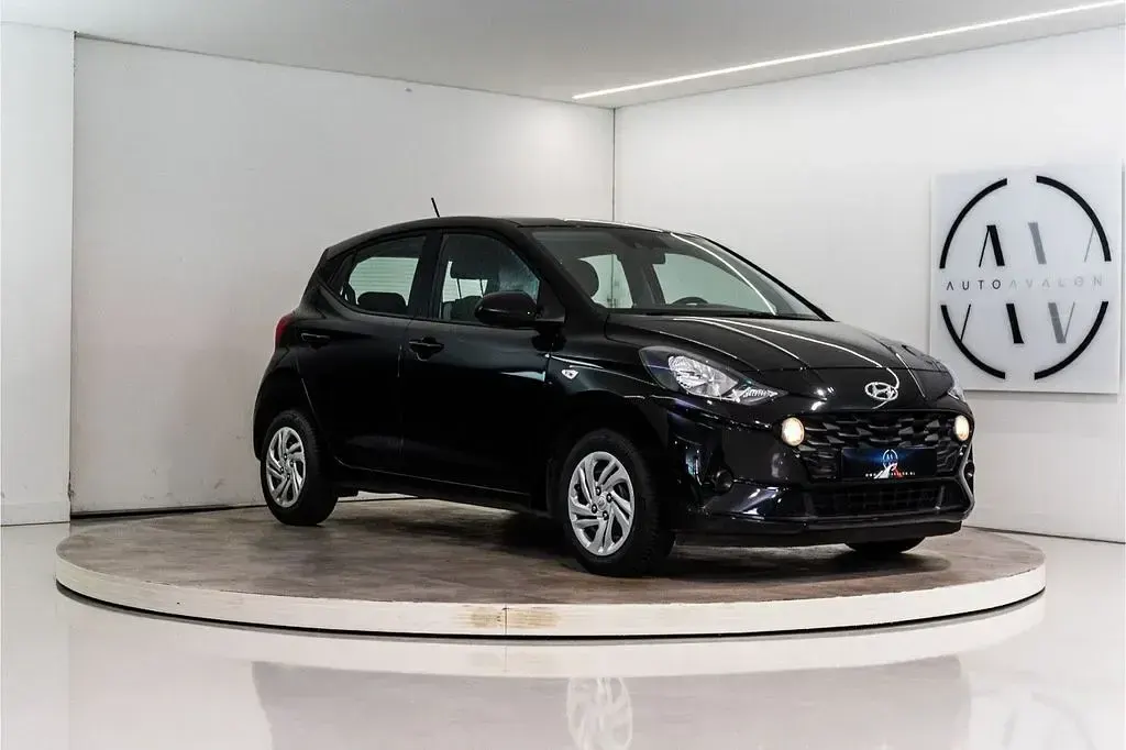 Gebraucht Hyundai i10 Comfort 67 PS (49 kW) 2021 Schwarz Kleinwagen