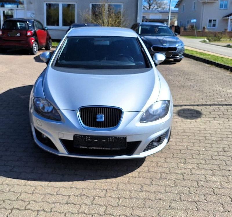 Usata Seat Leon Copa 105 CV (77 kW) 2012 Argento Berlina