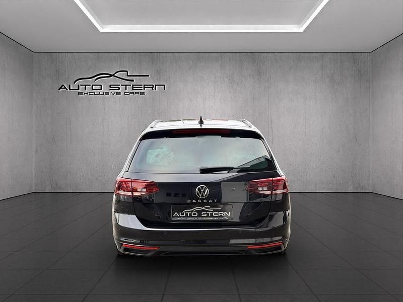 Gebraucht VW Passat 122 PS (89 kW) 2021 Schwarz Kombi