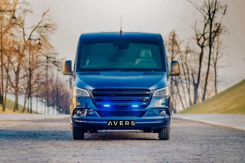 Blau Neu 2024 Mercedes Sprinter Van | 567.630 € - Bild 1/4