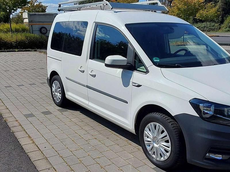 Weiß Gebraucht 2015 VW Caddy Van / Kleinbus | 12.200 € - Bild 1/4