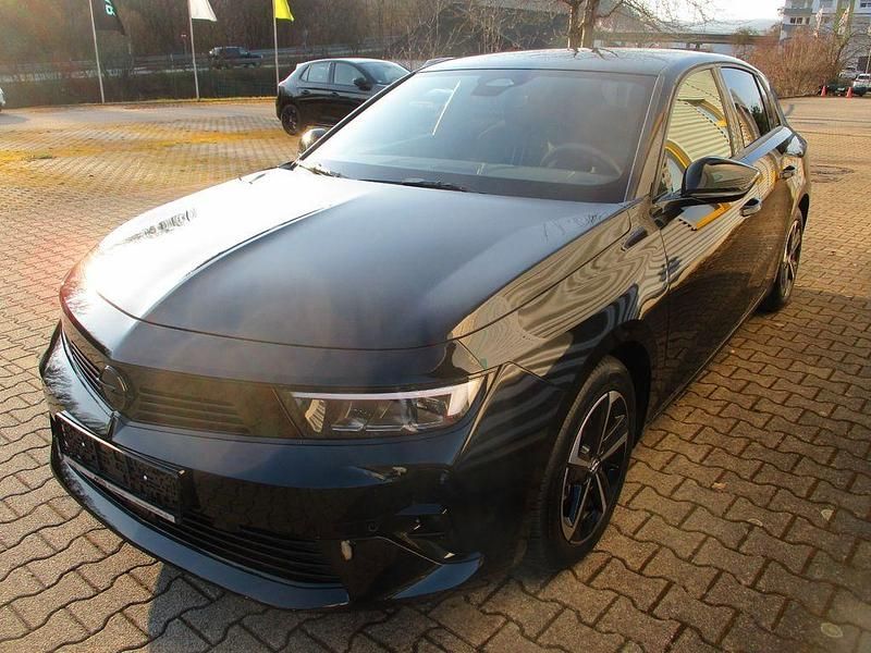 Gebraucht Opel Astra 131 PS (96 kW) 2025 Schwarz Limousine