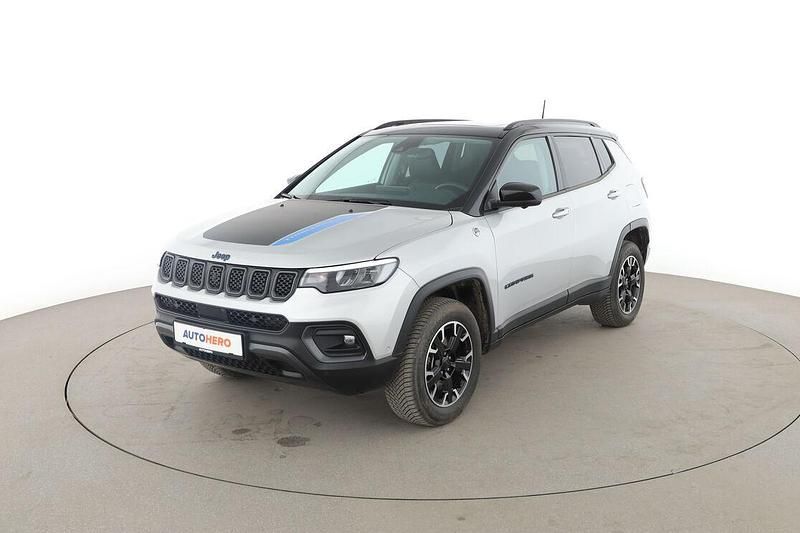 Gebraucht Jeep Compass Trailhawk 60 PS (44 kW) 2022 Grau SUV