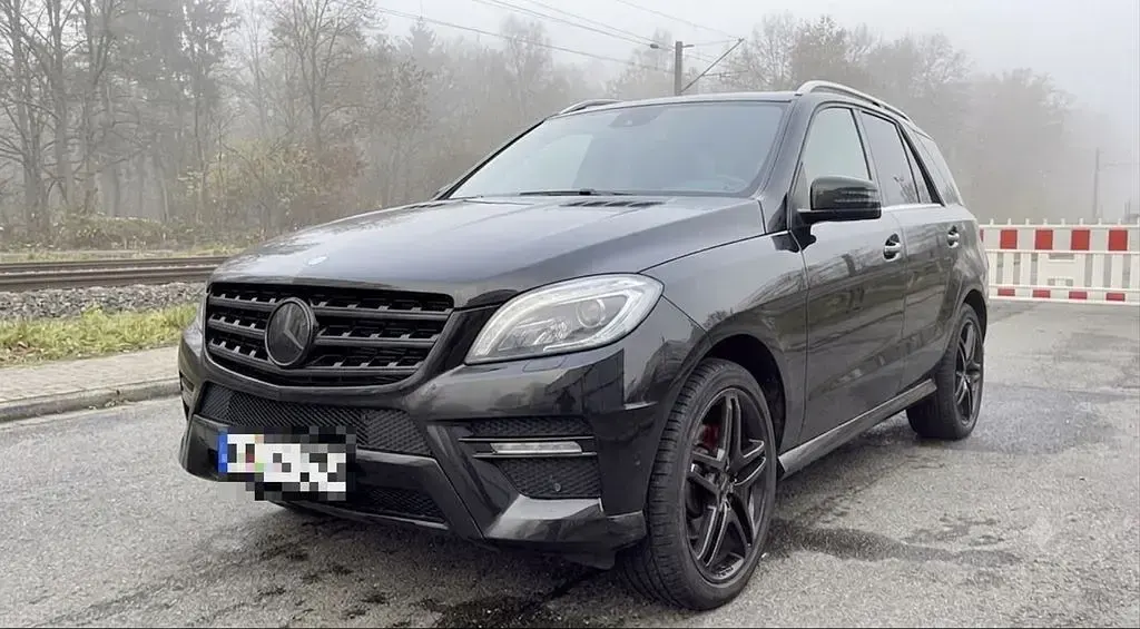 Gebraucht Mercedes ML350 258 PS (189 kW) 2014 Schwarz SUV