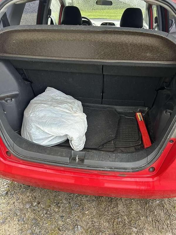 Gebraucht Honda Jazz Trend 90 PS (66 kW) 2011 Rot Kleinwagen