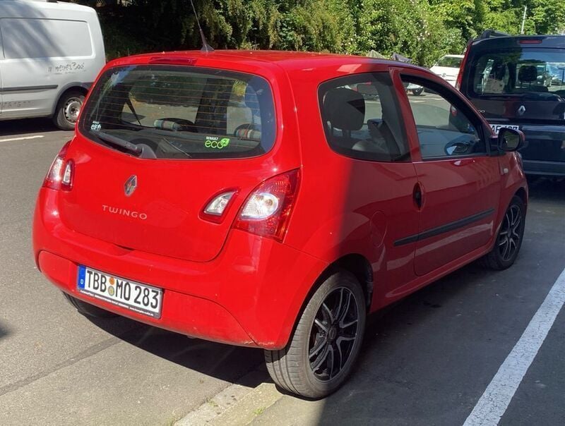 Rot Gebraucht 2013 Renault Twingo Dynamique Kleinwagen | 2.499 € (Guter Preis) - Bild 1/4