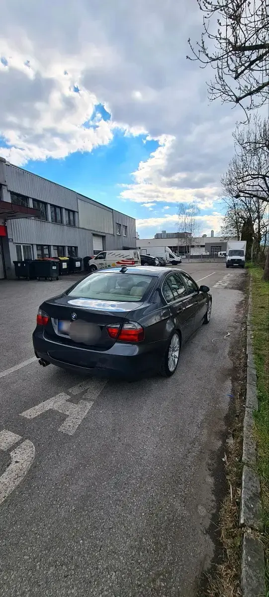 Gebraucht BMW 330 M Sport 231 PS (169 kW) 2007 Grau Limousine