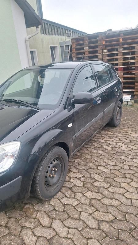 Gebraucht Kia Rio 97 PS (71 kW) 2009 Schwarz Kleinwagen