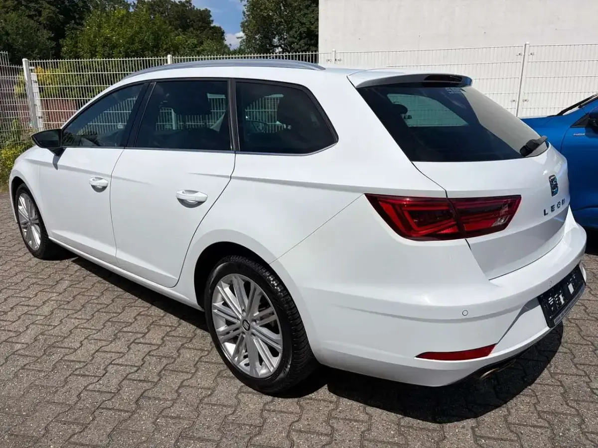 Gebraucht Seat Leon ST XCELLENCE 131 PS (96 kW) 2021 Weiß Kombi