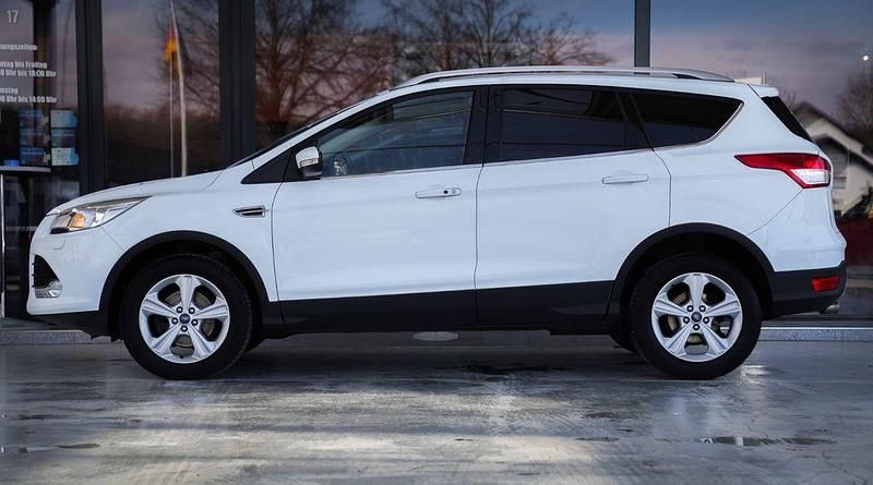 Gebraucht Ford Kuga Trend 150 PS (110 kW) 2013 Weiß SUV